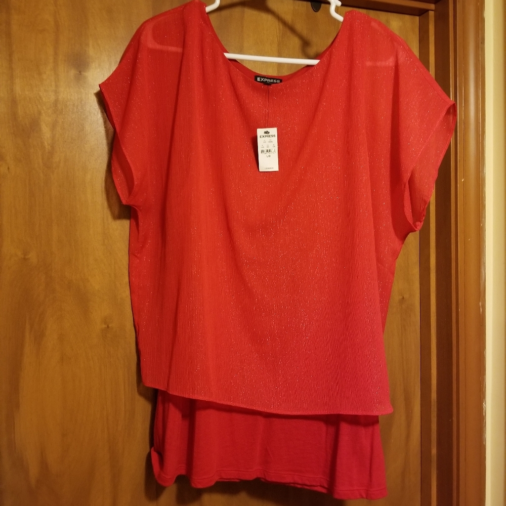 Express (Red, L) layered top
